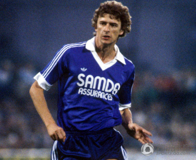  斯特拉斯堡爆冷门，升班马挑落法甲豪门